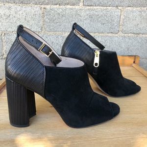 Louise et Cie Peep Toe Suede/Leather Black heels